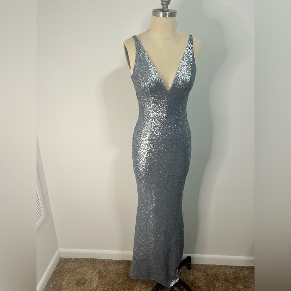 Dress the Population Harper Silver sequin Plunge Gown Women’s Small - Picture 1 of 6